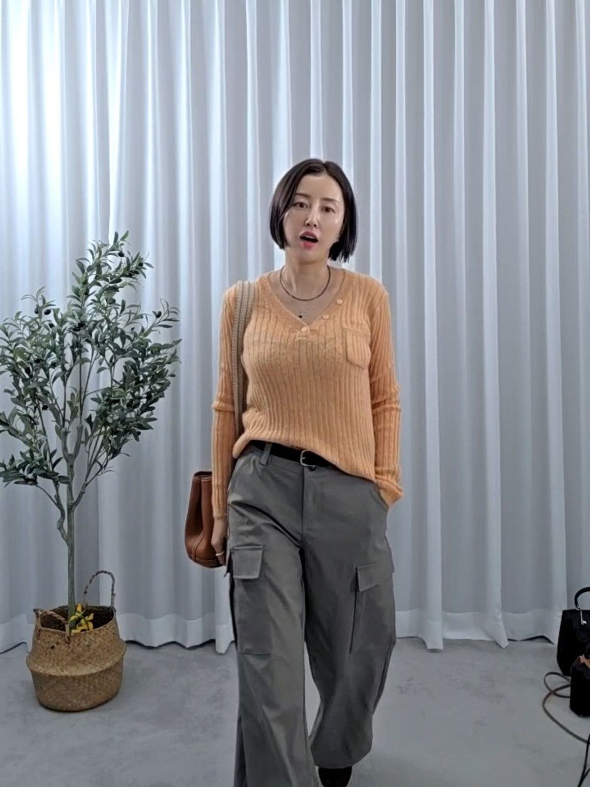 31727-살구부클가디건 썸네일 2