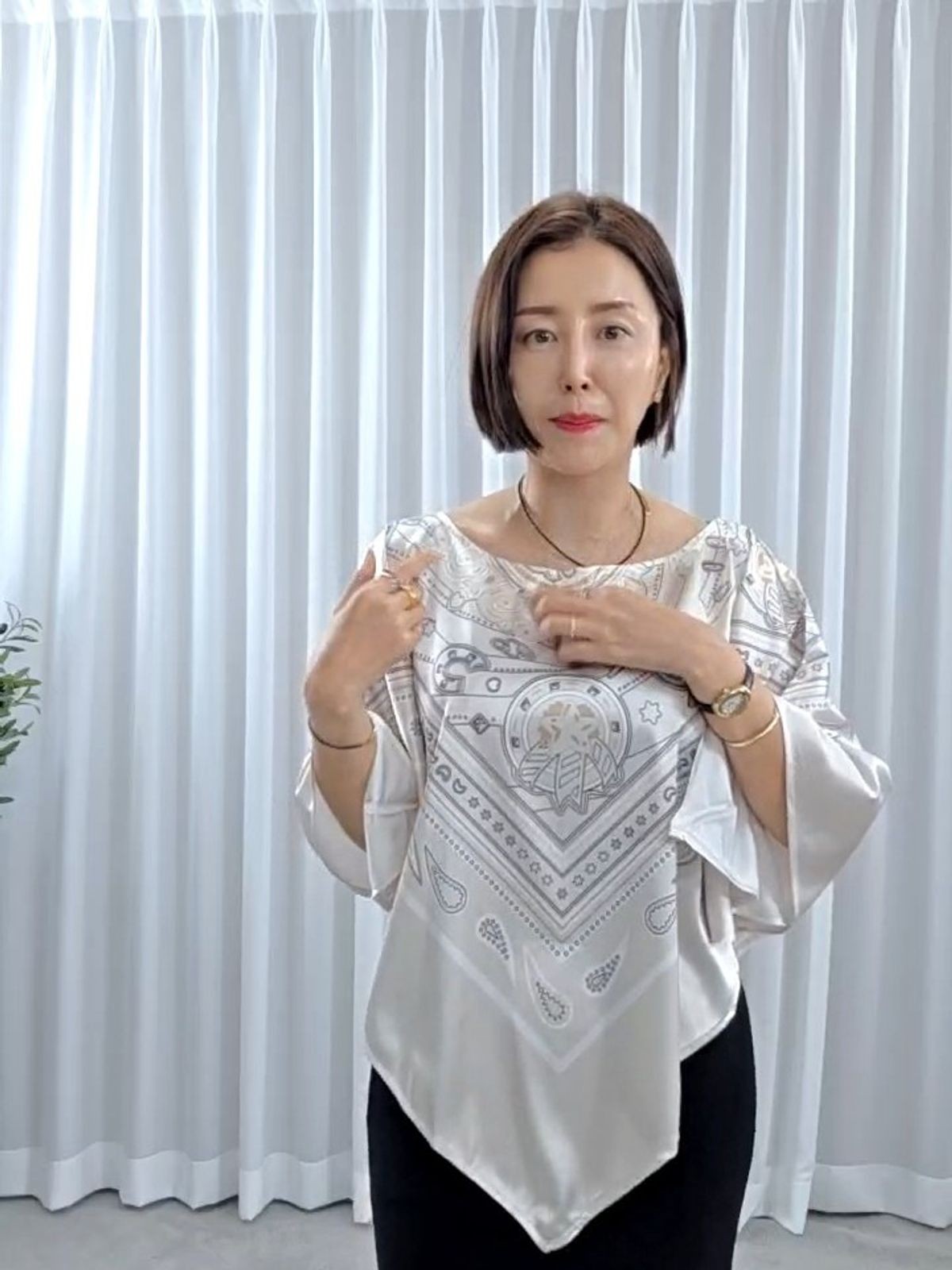 32033-에르고급스카프블라우스
