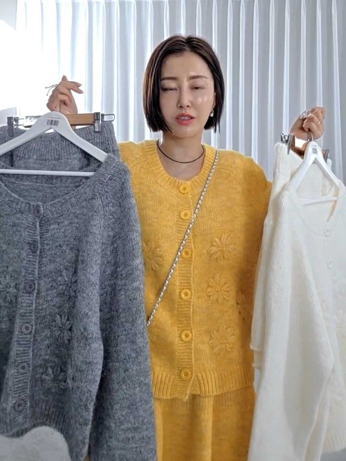 32107-플라워고급자수울투피스 썸네일 4